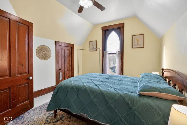 $285,000 | 168 West Broadway Street, Shelbyville, IN 46176