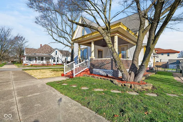 $285,000 | 168 West Broadway Street, Shelbyville, IN 46176