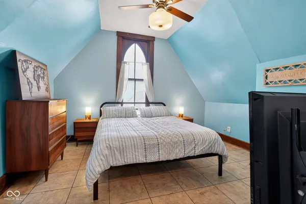 $285,000 | 168 West Broadway Street, Shelbyville, IN 46176