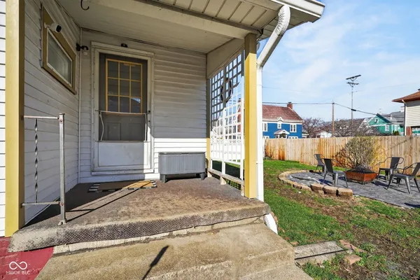 $285,000 | 168 West Broadway Street, Shelbyville, IN 46176