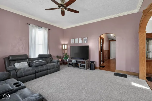 $285,000 | 168 West Broadway Street, Shelbyville, IN 46176