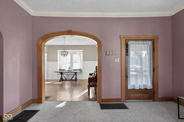 $285,000 | 168 West Broadway Street, Shelbyville, IN 46176