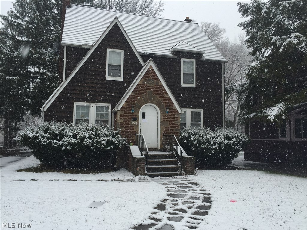 932 Roanoke Road Cleveland Heights, OH 44121 - Photo 1 of 10 Gallery Image 1