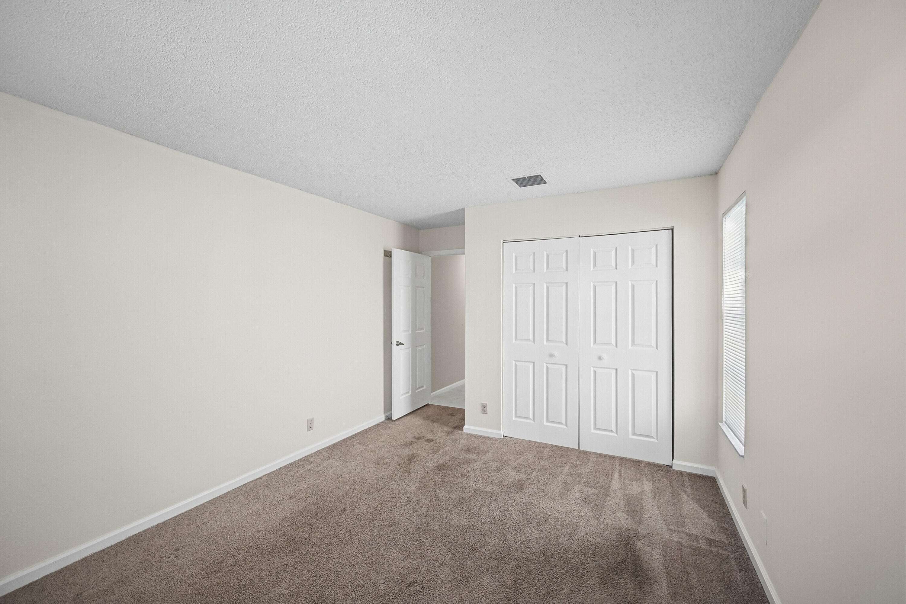 440 Ashwood Place Boca Raton, FL 33431 - Photo 15 of 32 a view of an empty room