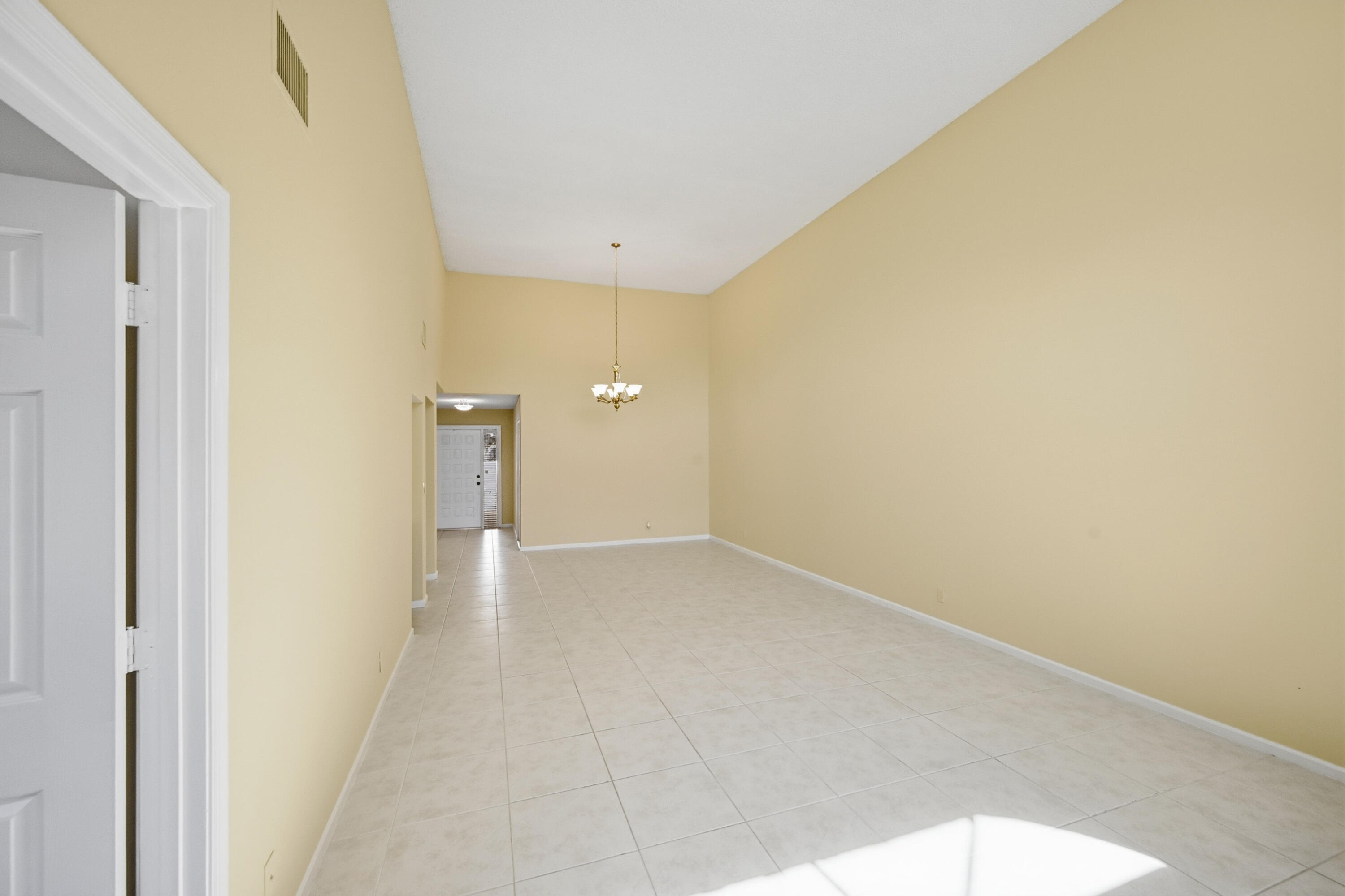 440 Ashwood Place Boca Raton, FL 33431 - Photo 7 of 32 a view of an empty room