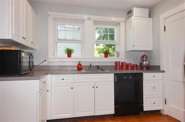 76 Davis Road, Unit 1 Belmont, MA 02478 - Photo 3 of 15 Gallery Image 3