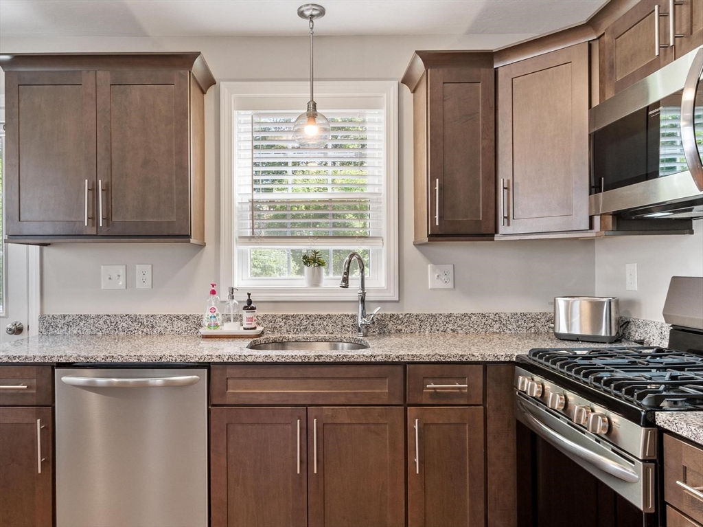 87 Riley Road, Unit 87 Tyngsborough, MA 01879 - Photo 17 of 28