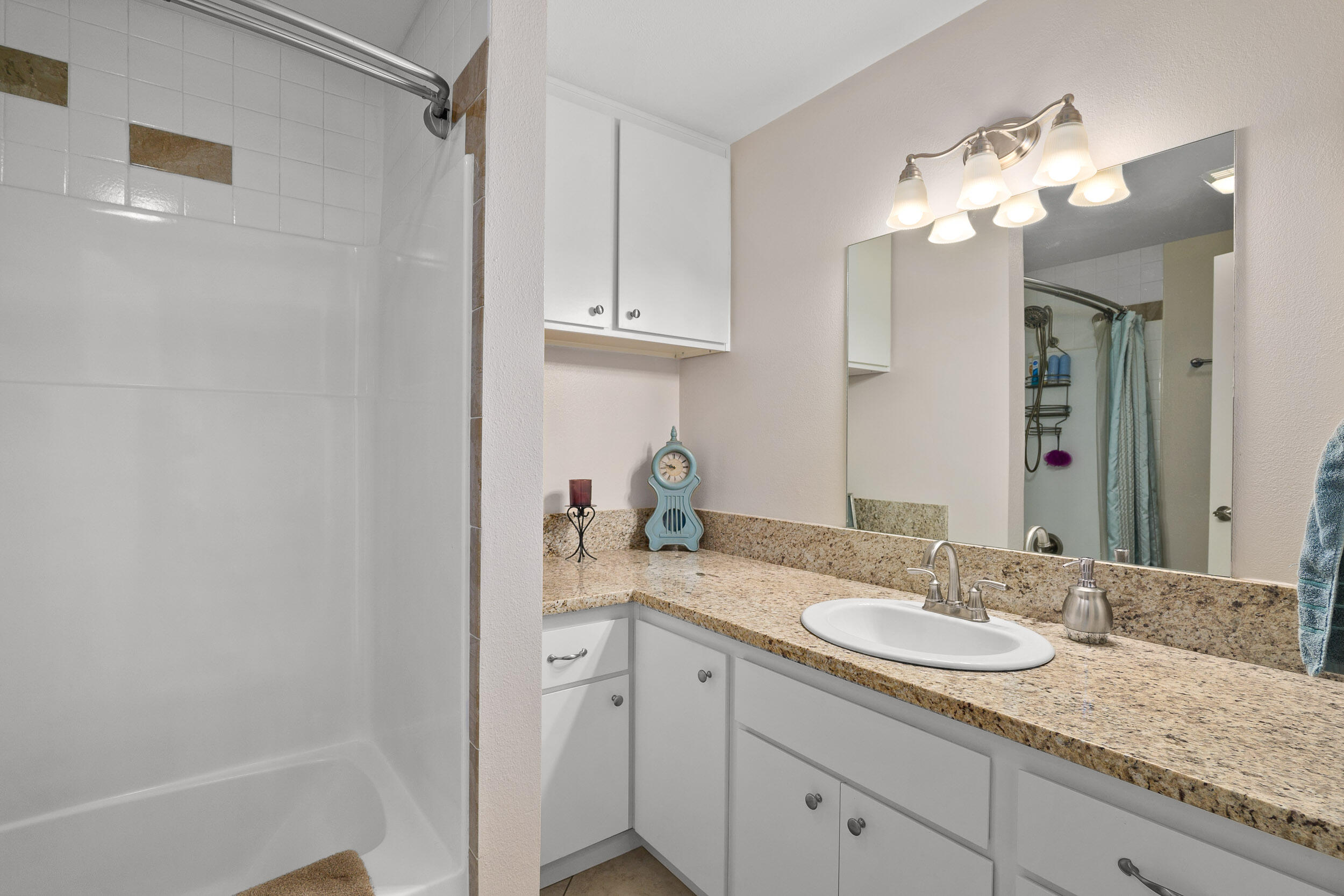 6635 Crowfoot Road Trail, OR 97541 - Photo 43 of 70 Guest Bathroom
