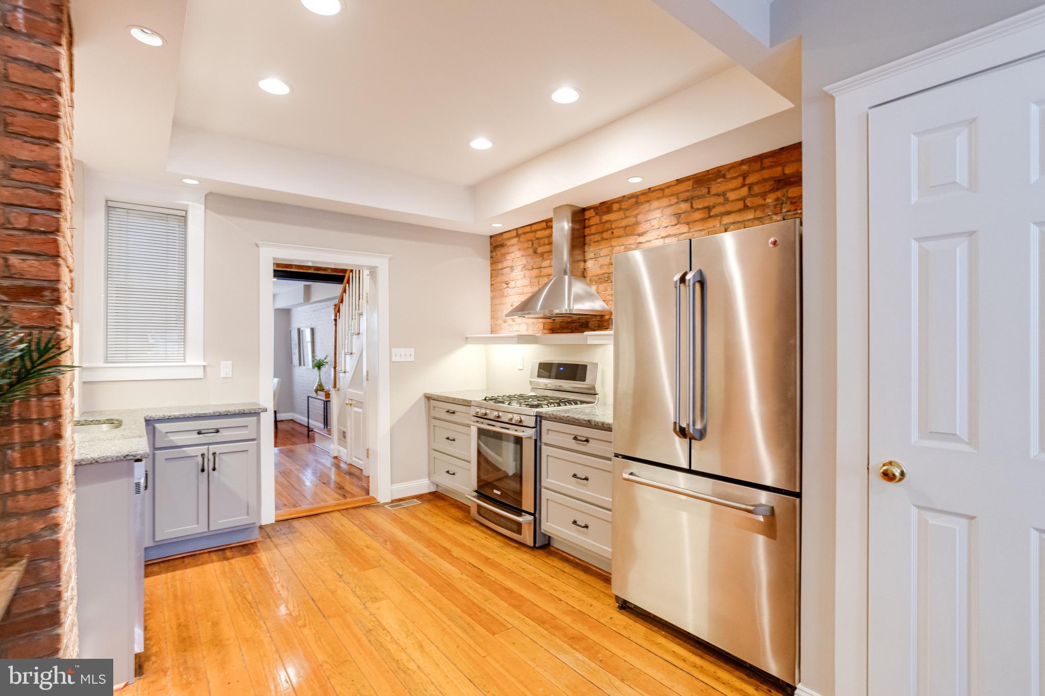 1209 Riverside Avenue Baltimore, MD 21230 - Photo 13 of 65