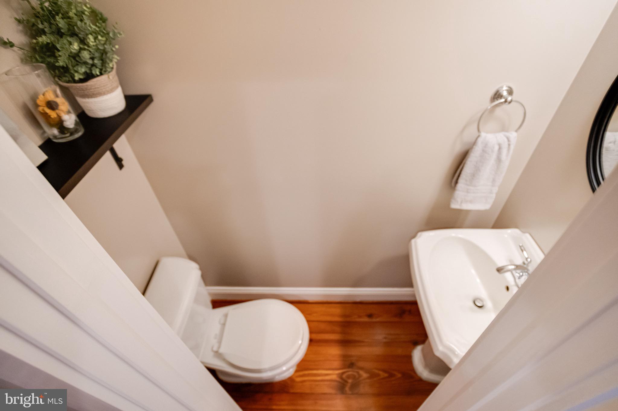 1209 Riverside Avenue Baltimore, MD 21230 - Photo 27 of 65 Powder Room