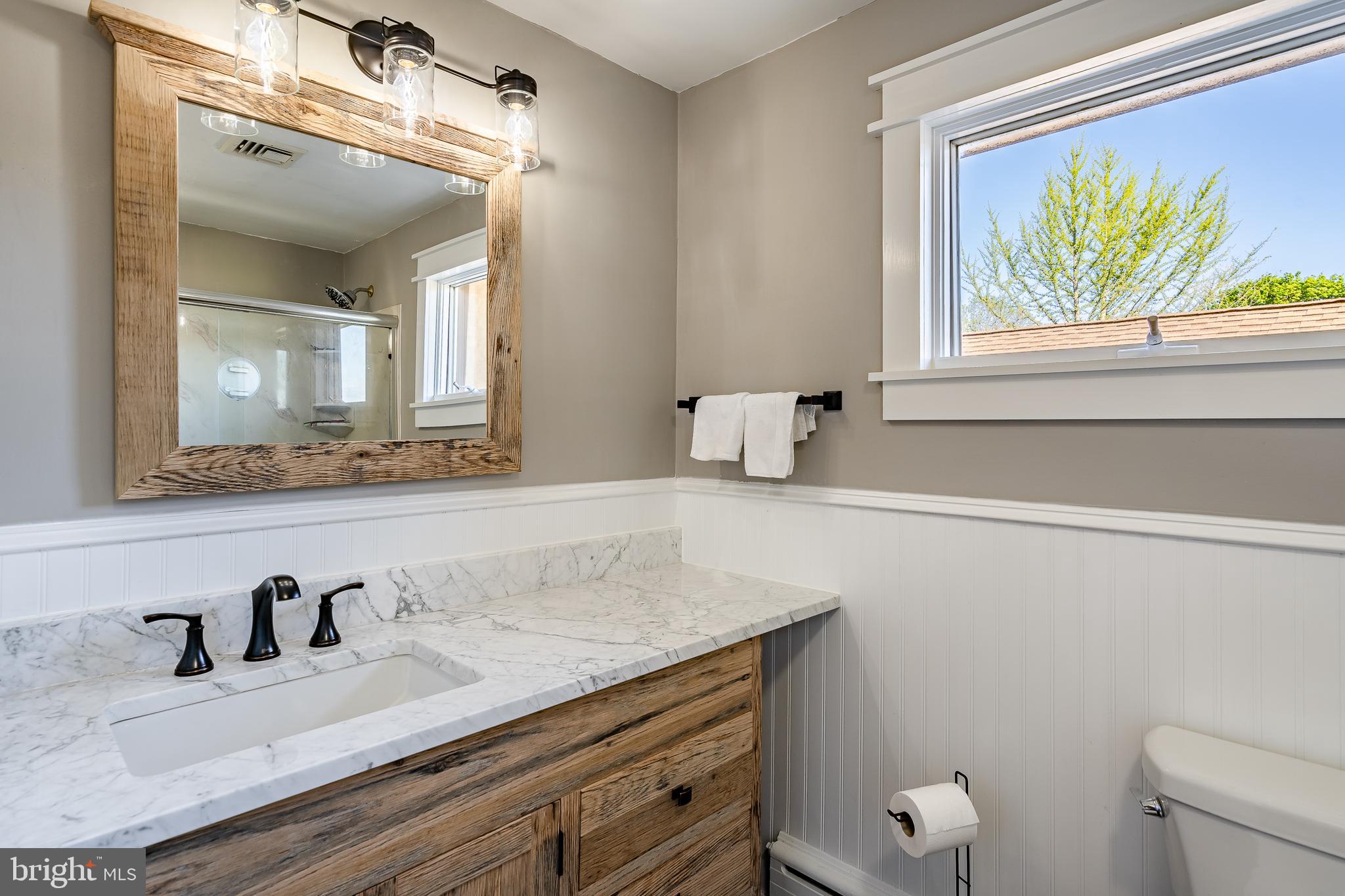 33 Little Road Perkiomenville, PA 18074 - Photo 27 of 52 Master bath