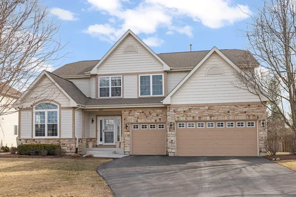 $635,000 | 621 Western Drive, North Aurora, IL 60542