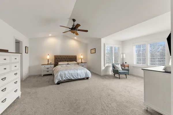 $635,000 | 621 Western Drive, North Aurora, IL 60542