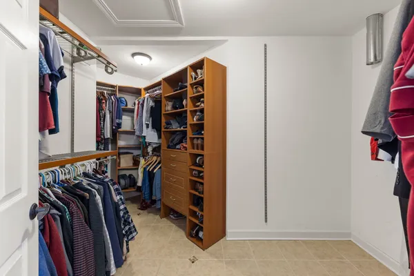 $635,000 | 621 Western Drive, North Aurora, IL 60542