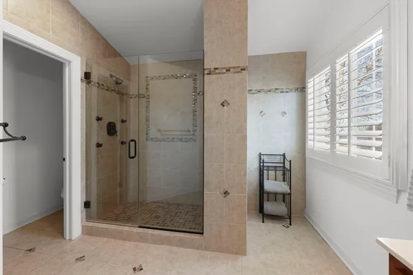 $635,000 | 621 Western Drive, North Aurora, IL 60542