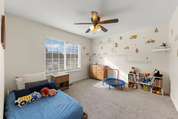 $635,000 | 621 Western Drive, North Aurora, IL 60542