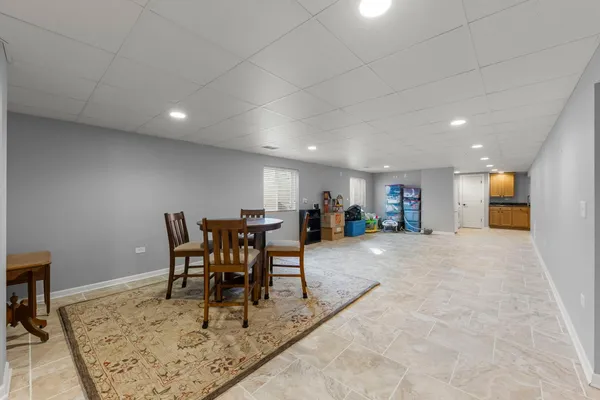 $635,000 | 621 Western Drive, North Aurora, IL 60542