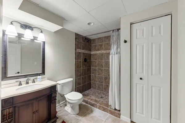 $635,000 | 621 Western Drive, North Aurora, IL 60542