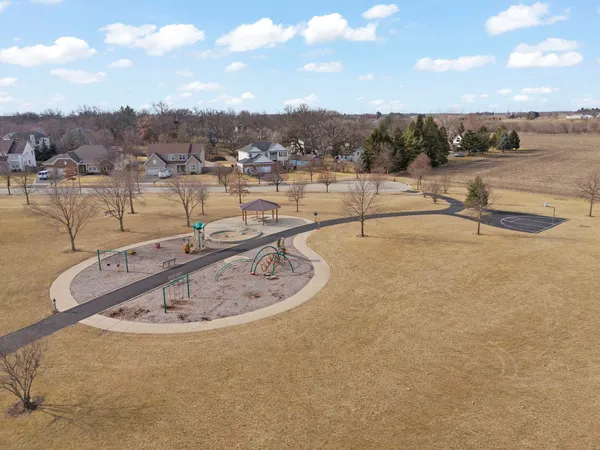 $635,000 | 621 Western Drive, North Aurora, IL 60542