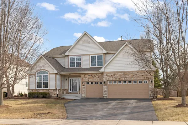 $635,000 | 621 Western Drive, North Aurora, IL 60542