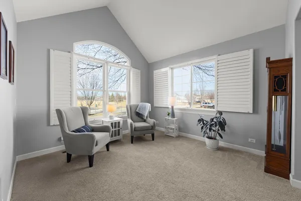 $635,000 | 621 Western Drive, North Aurora, IL 60542