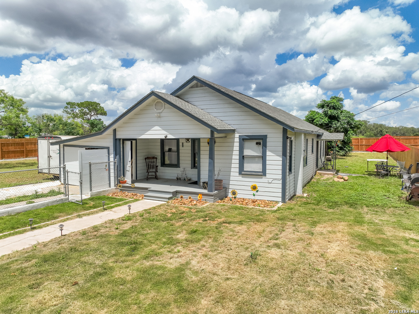 523 B Rossville Road Devine, TX 78016 - Photo 23 of 27