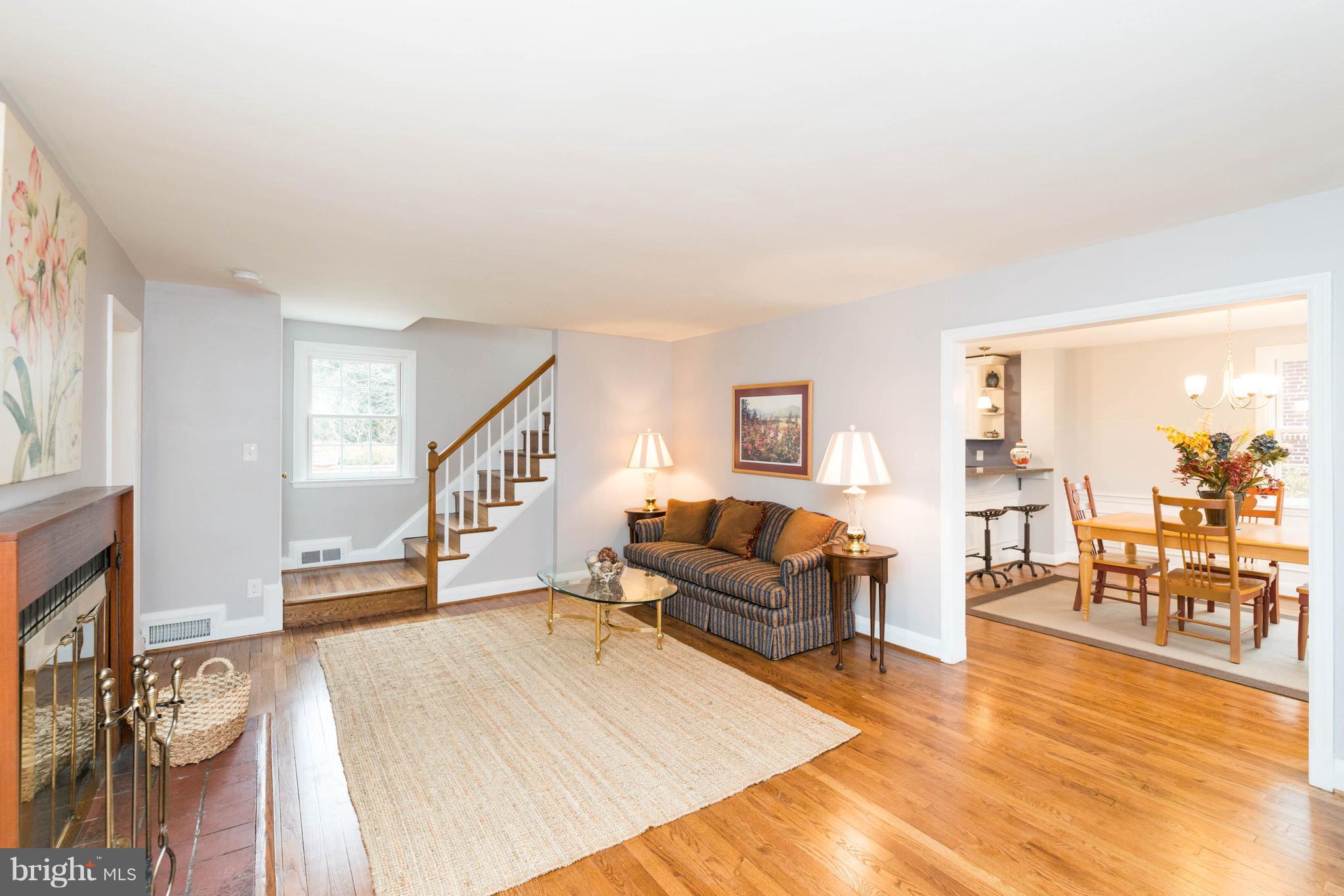 624 Wilton Road Baltimore, MD 21286 - Photo 4 of 30 a living room with furniture and wooden floor