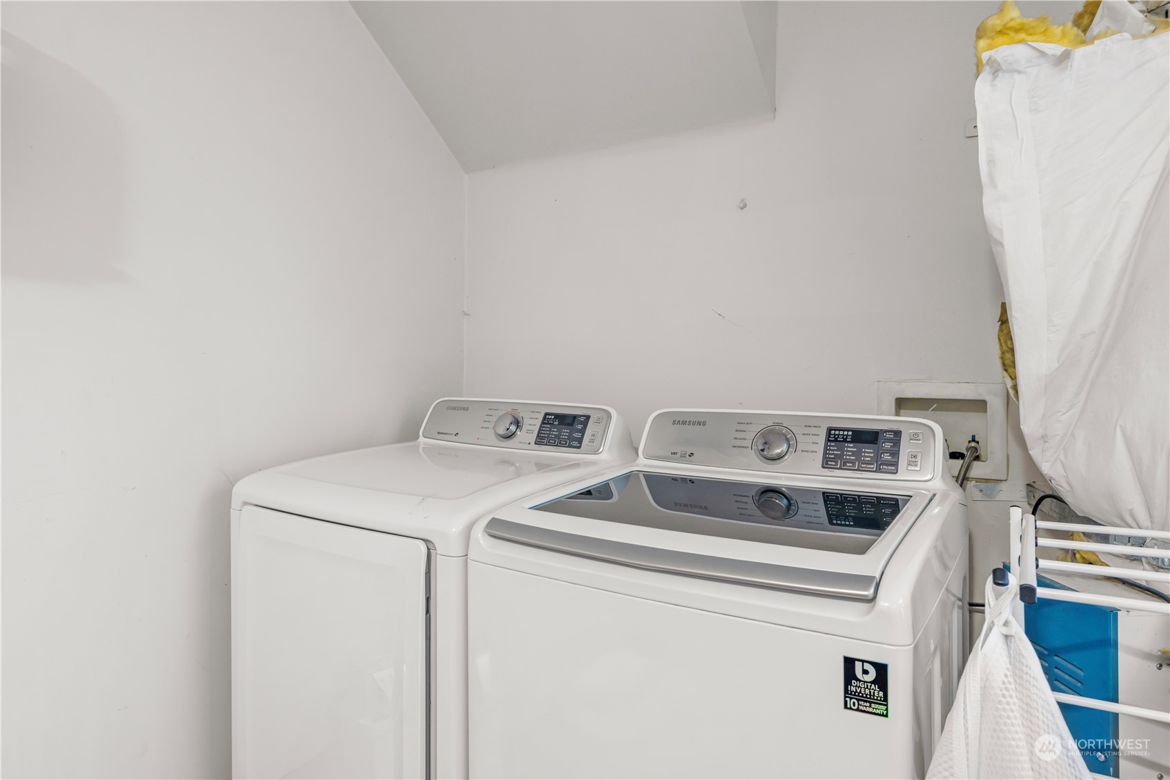 2847 Southwest Dakota Street Seattle, WA 98126 - Photo 28 of 39 a utility room with dryer and washer