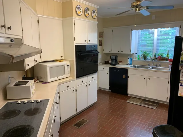 $209,900 | 402 Laurel Street, McComb, MS 39648