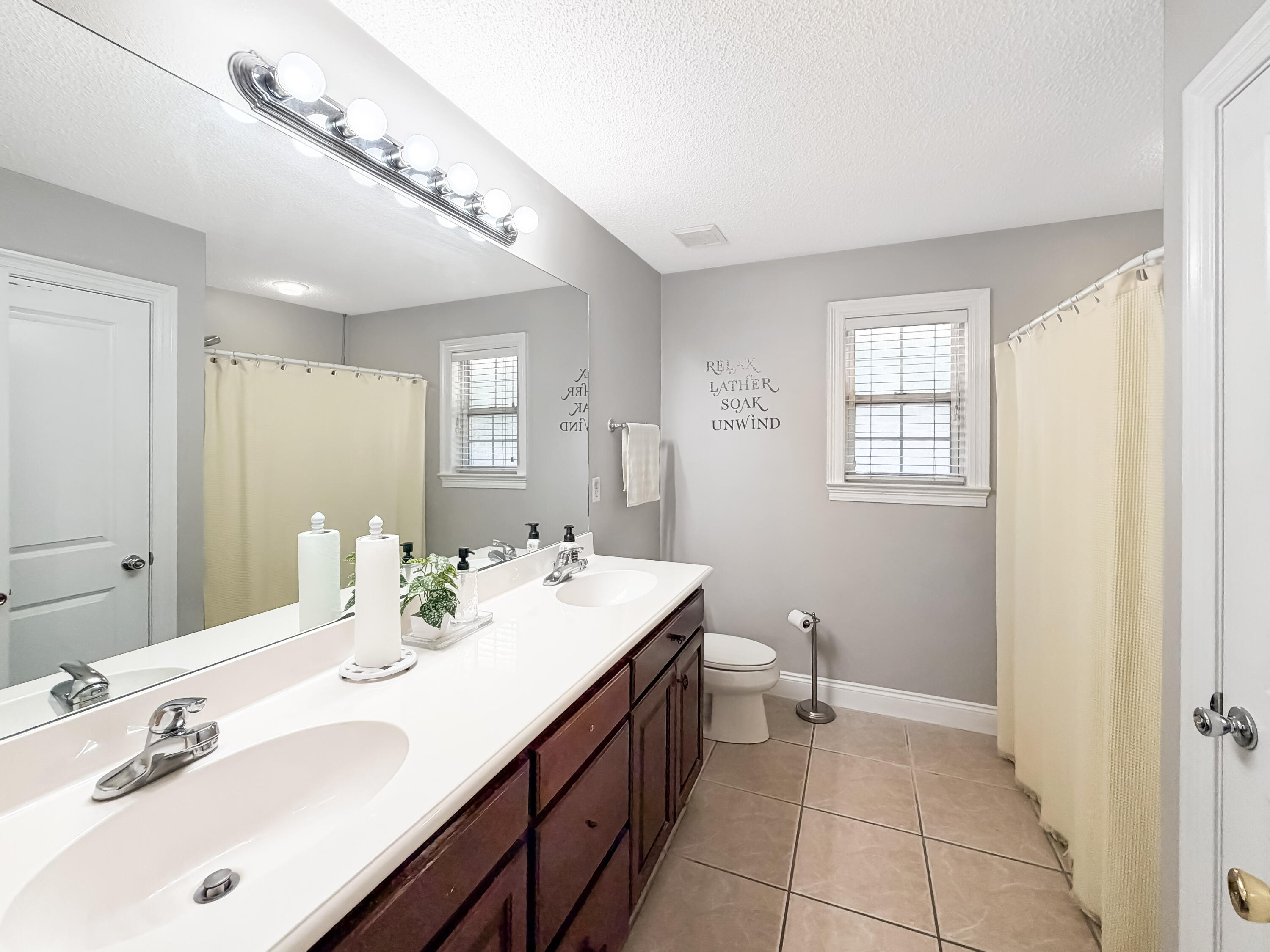 3003 Colonial Circle Crestview, FL 32539 - Photo 16 of 38 IMG_6862