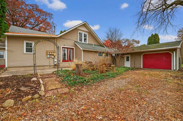 $329,900 | 807 South Franklin Street, Winamac, IN 46996