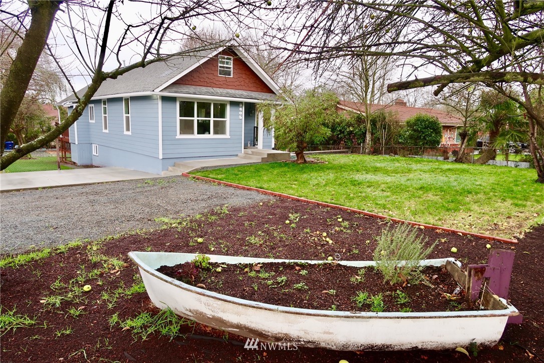 3605 Talbot Road South Renton, WA 98055 - Photo 2 of 24