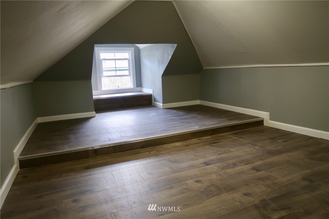 3605 Talbot Road South Renton, WA 98055 - Photo 21 of 24