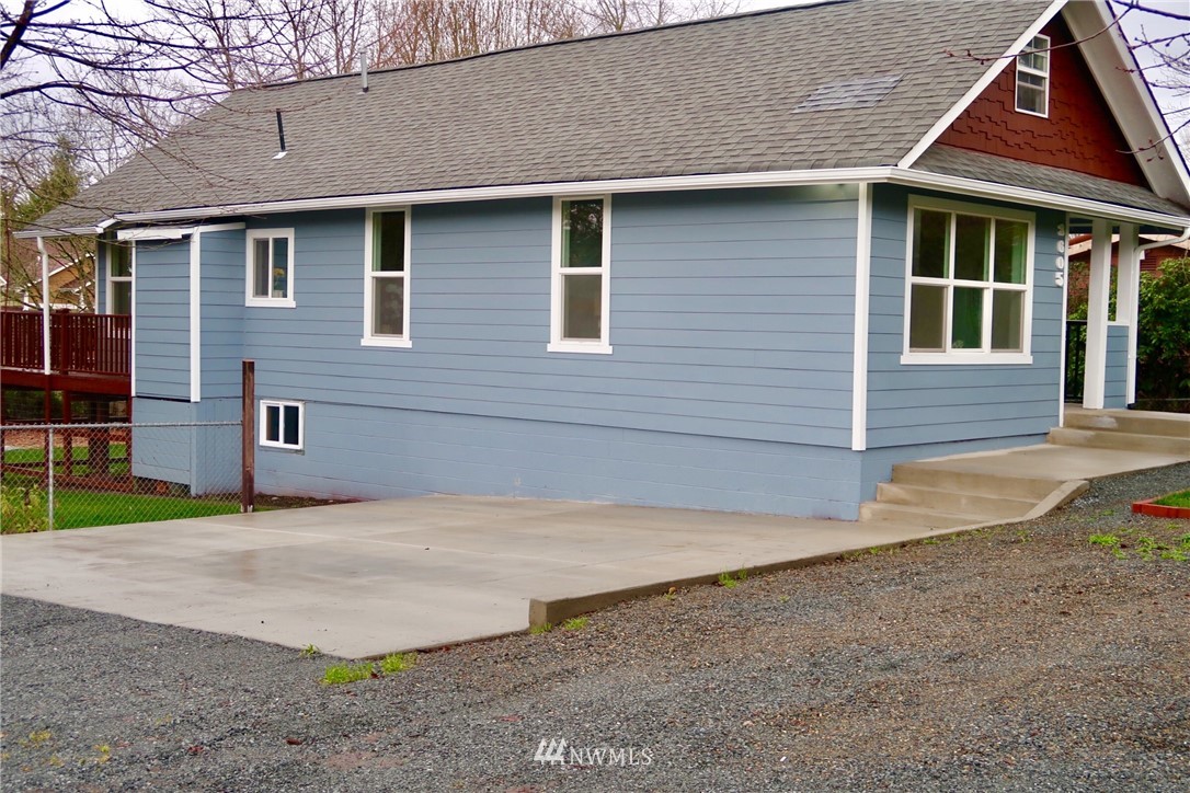3605 Talbot Road South Renton, WA 98055 - Photo 4 of 24