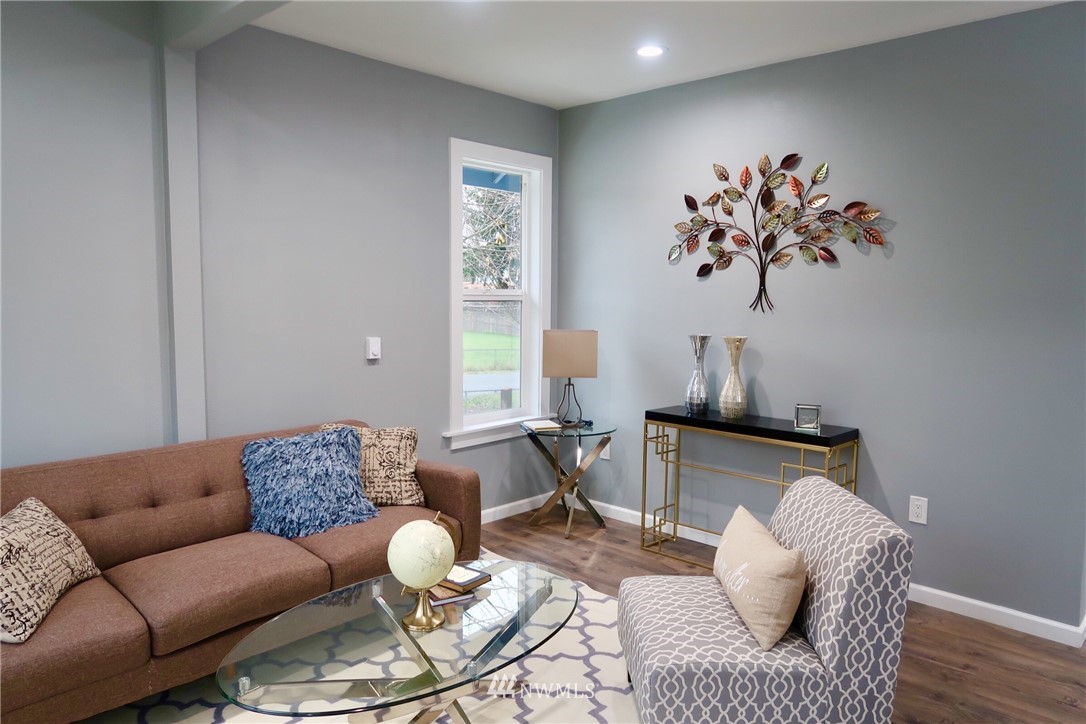 3605 Talbot Road South Renton, WA 98055 - Photo 5 of 24