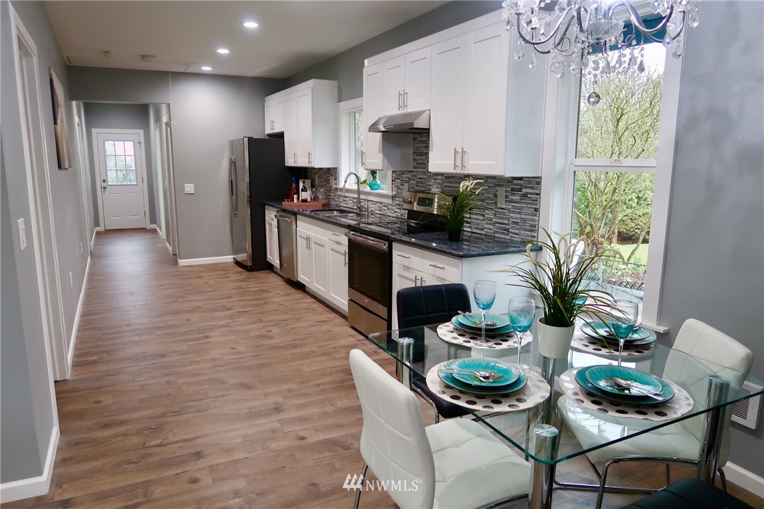 3605 Talbot Road South Renton, WA 98055 - Photo 9 of 24