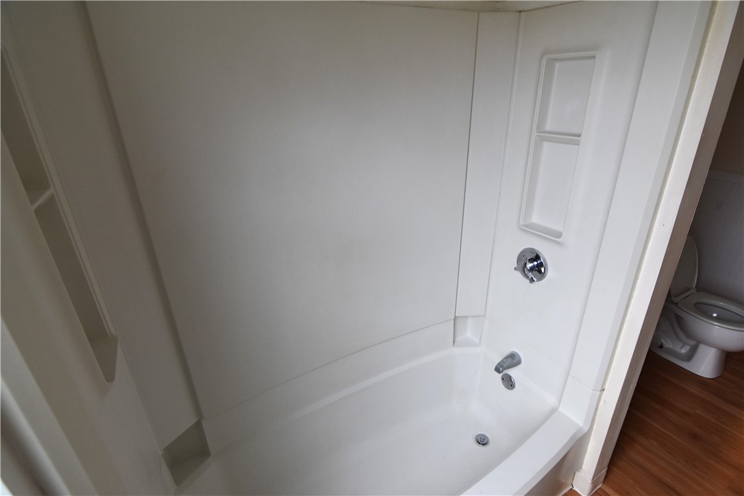 490 Manville Road Woonsocket, RI 02895 - Photo 5 of 12 Bath tub/shower