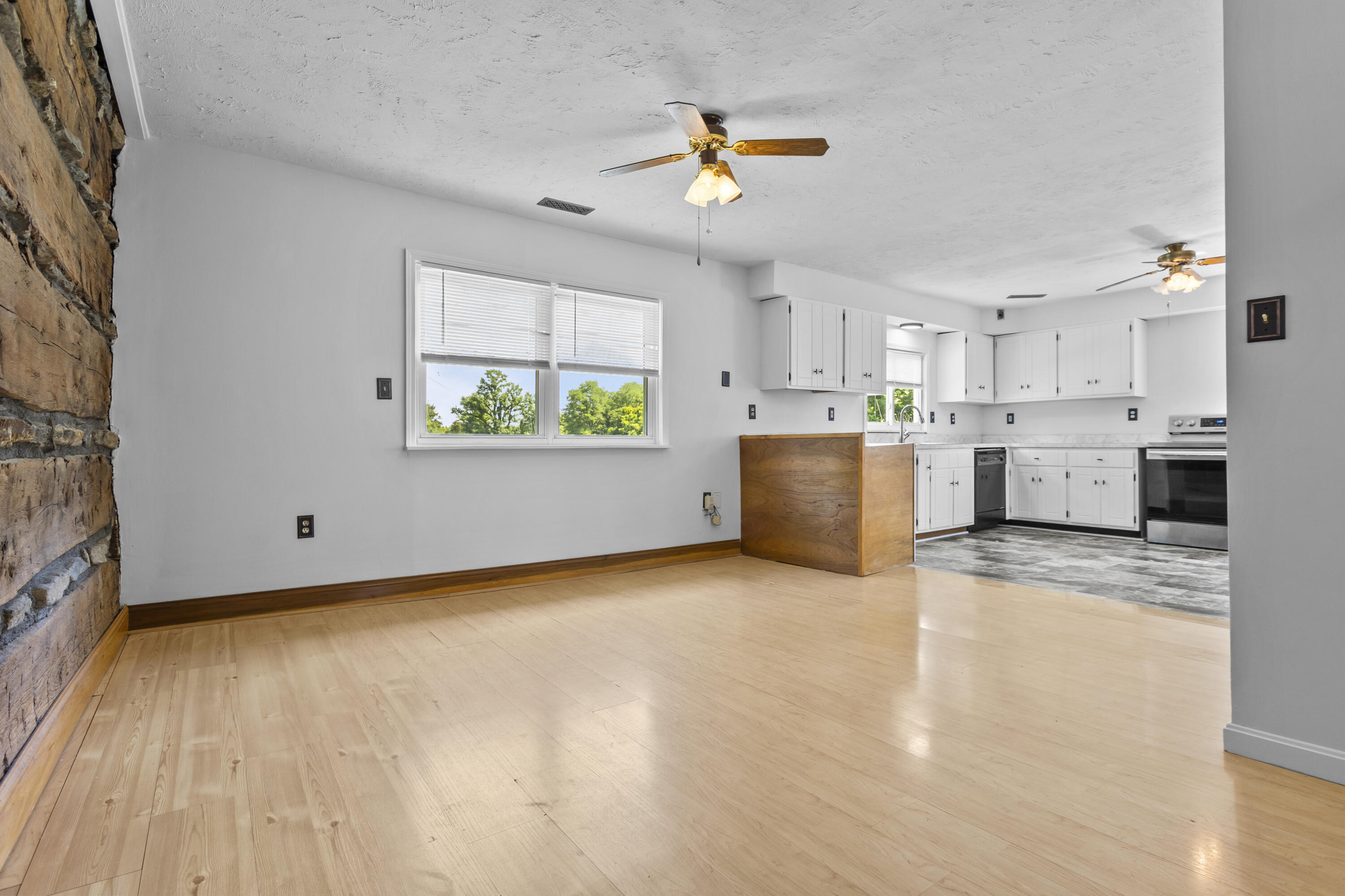 12354 Bowman Road Independence, KY 41051 - Photo 9 of 36 I82A7551