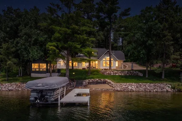 $940,000 | 10673 Oak Grove Drive, Pequot Lakes, MN 56472