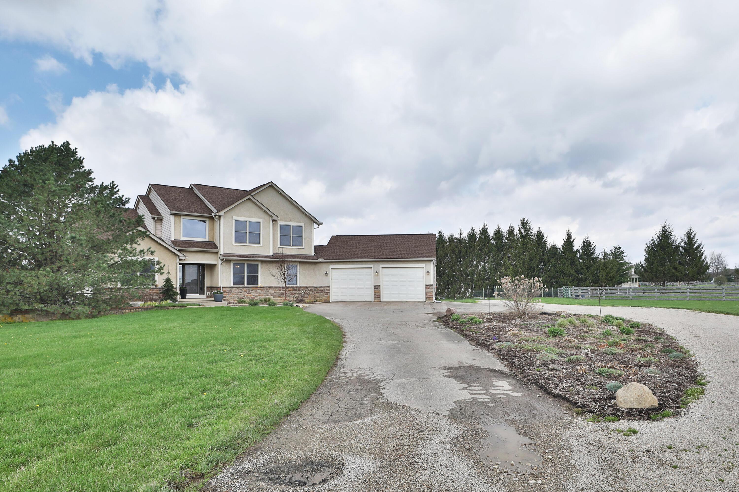 2313 Horseshoe Road Delaware, OH 43015 - Photo 3 of 56 2313-HorseshoeRd-03