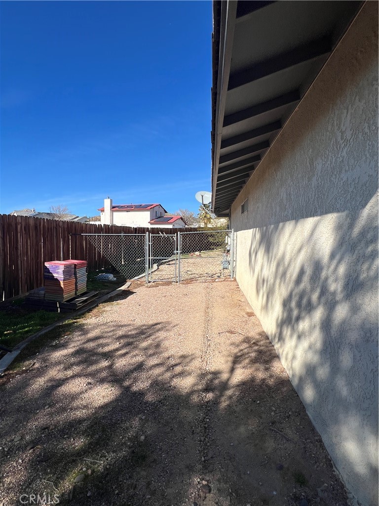 16481 Iwa Road Apple Valley, CA 92307 - Photo 51 of 73