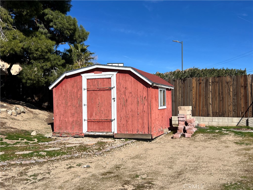 16481 Iwa Road Apple Valley, CA 92307 - Photo 57 of 73