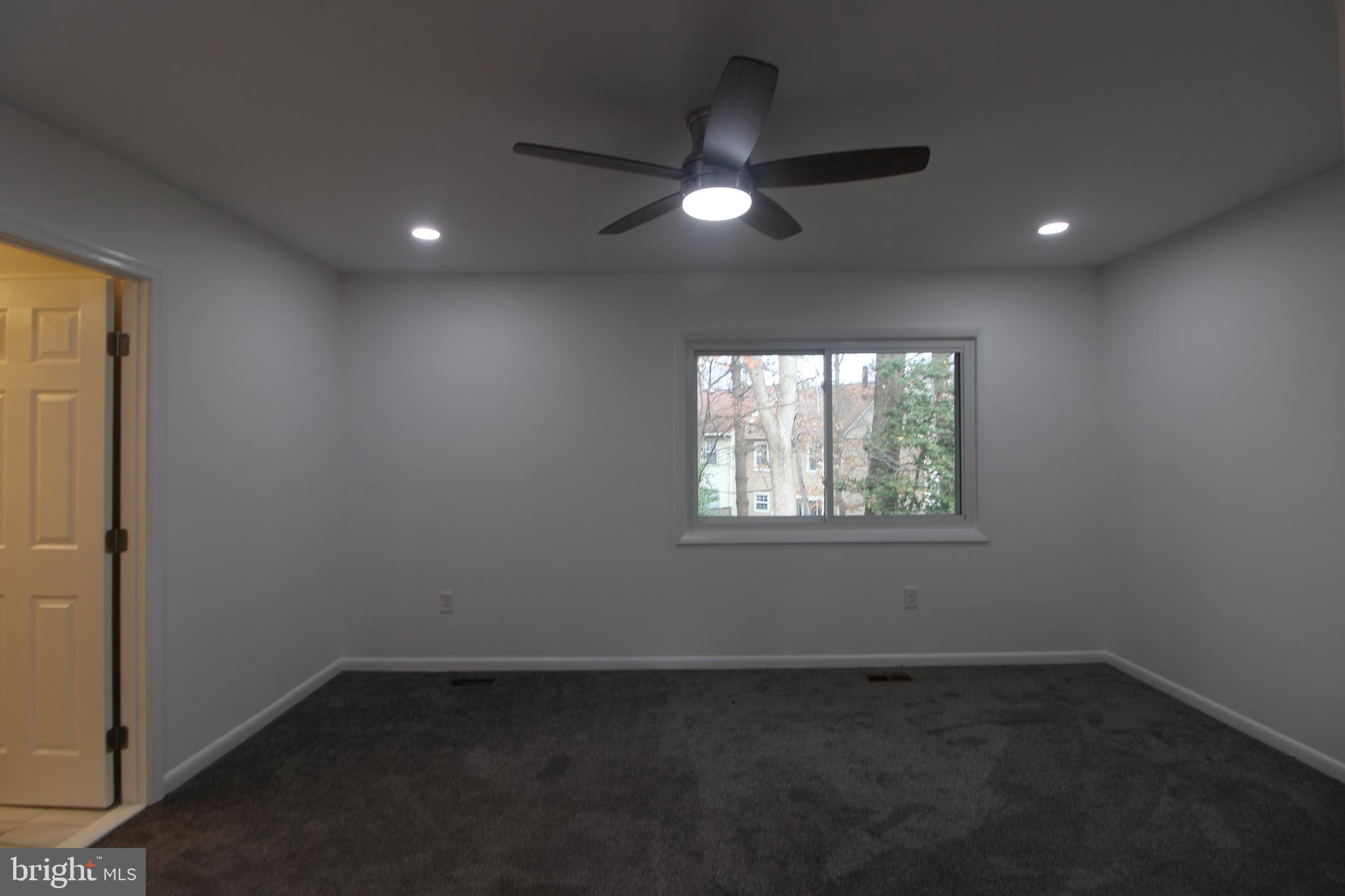 3007 Mission Square Drive Fairfax, VA 22031 - Photo 11 of 13 an empty room with a empty space and a window