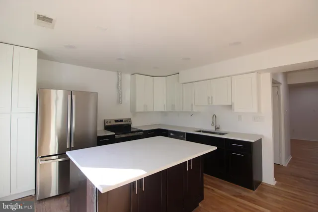 $2,997 | 3007 Mission Square Drive, Fairfax, VA 22031