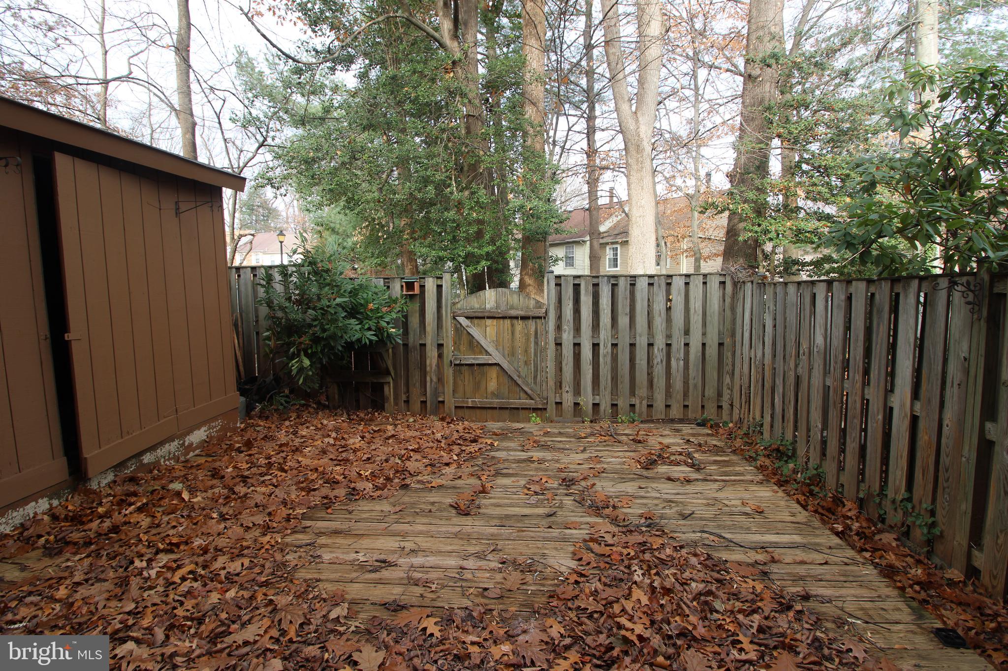 3007 Mission Square Drive Fairfax, VA 22031 - Photo 4 of 13 a backyard of a house with lots of green space