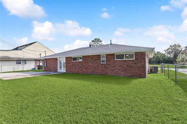 $210,000 | 2104 Edgar Drive, Violet, LA 70092