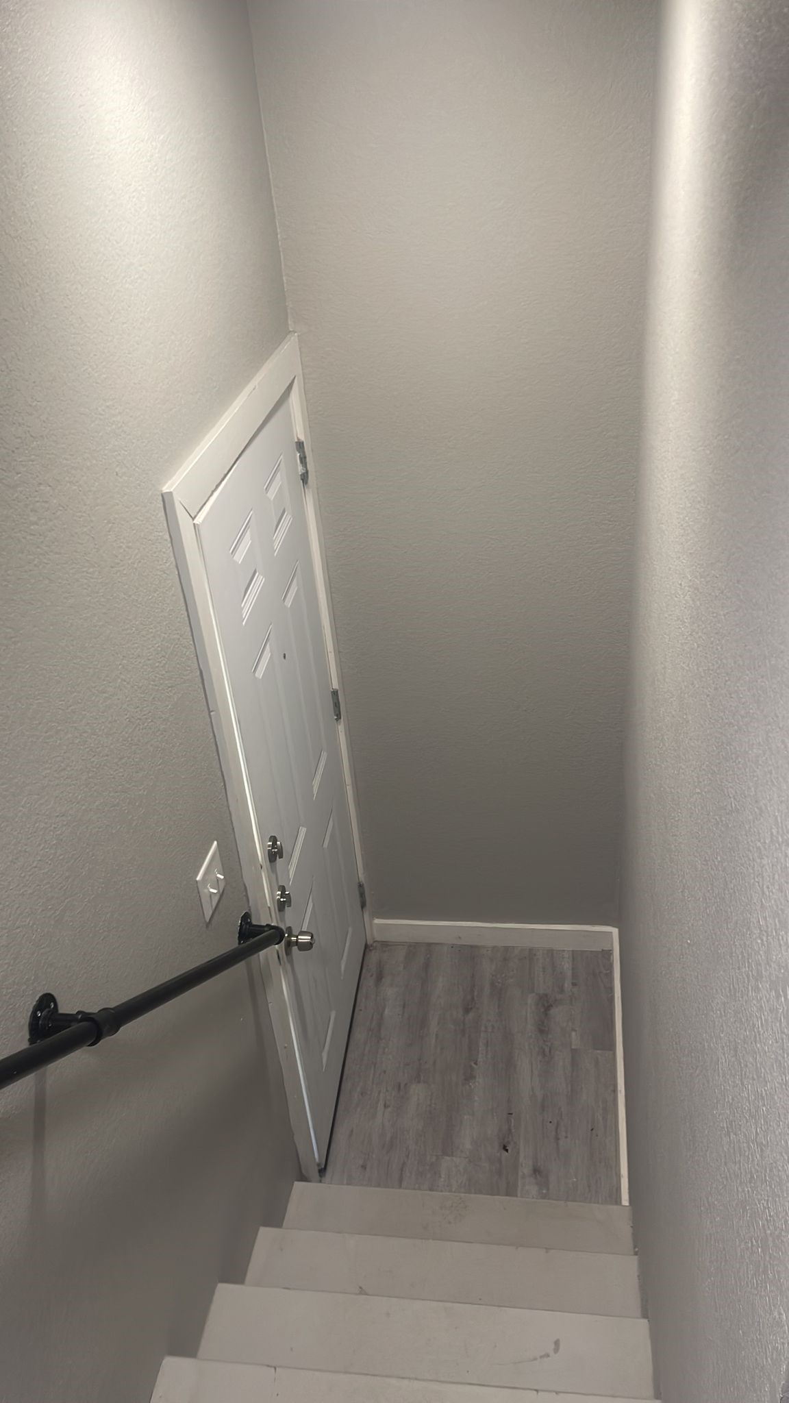 519 Magnolia Point Drive, Unit B Houston, TX 77336 - Photo 4 of 11