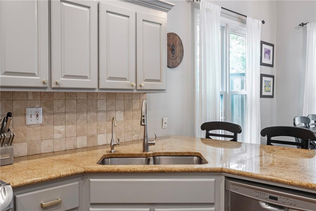 4635 Hardwick Court Suwanee, GA 30024 - Photo 11 of 46
