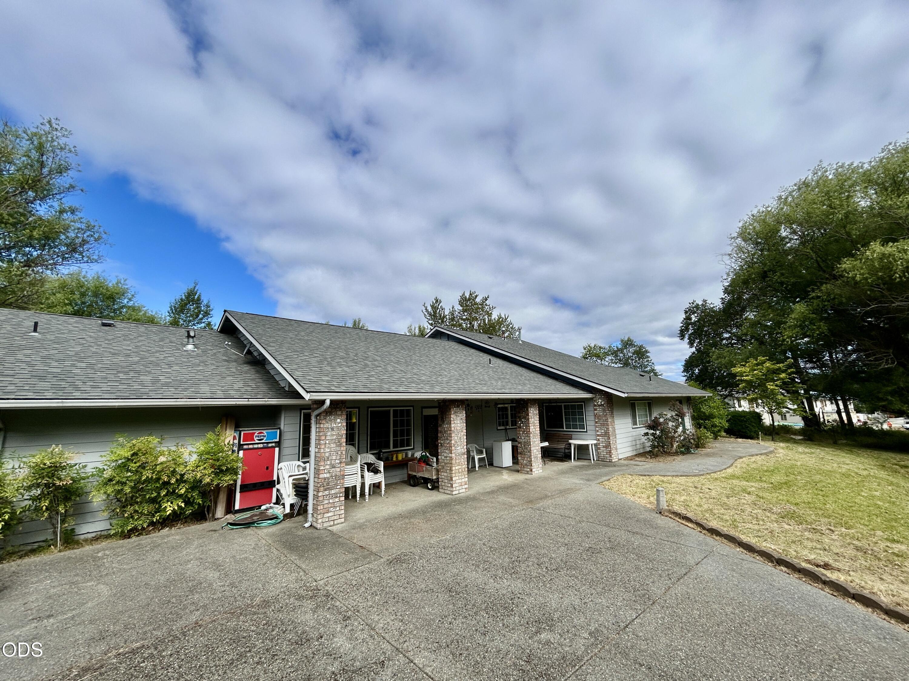 2075 Southwest Allen Creek Road Grants Pass, OR 97527 - Photo 25 of 30