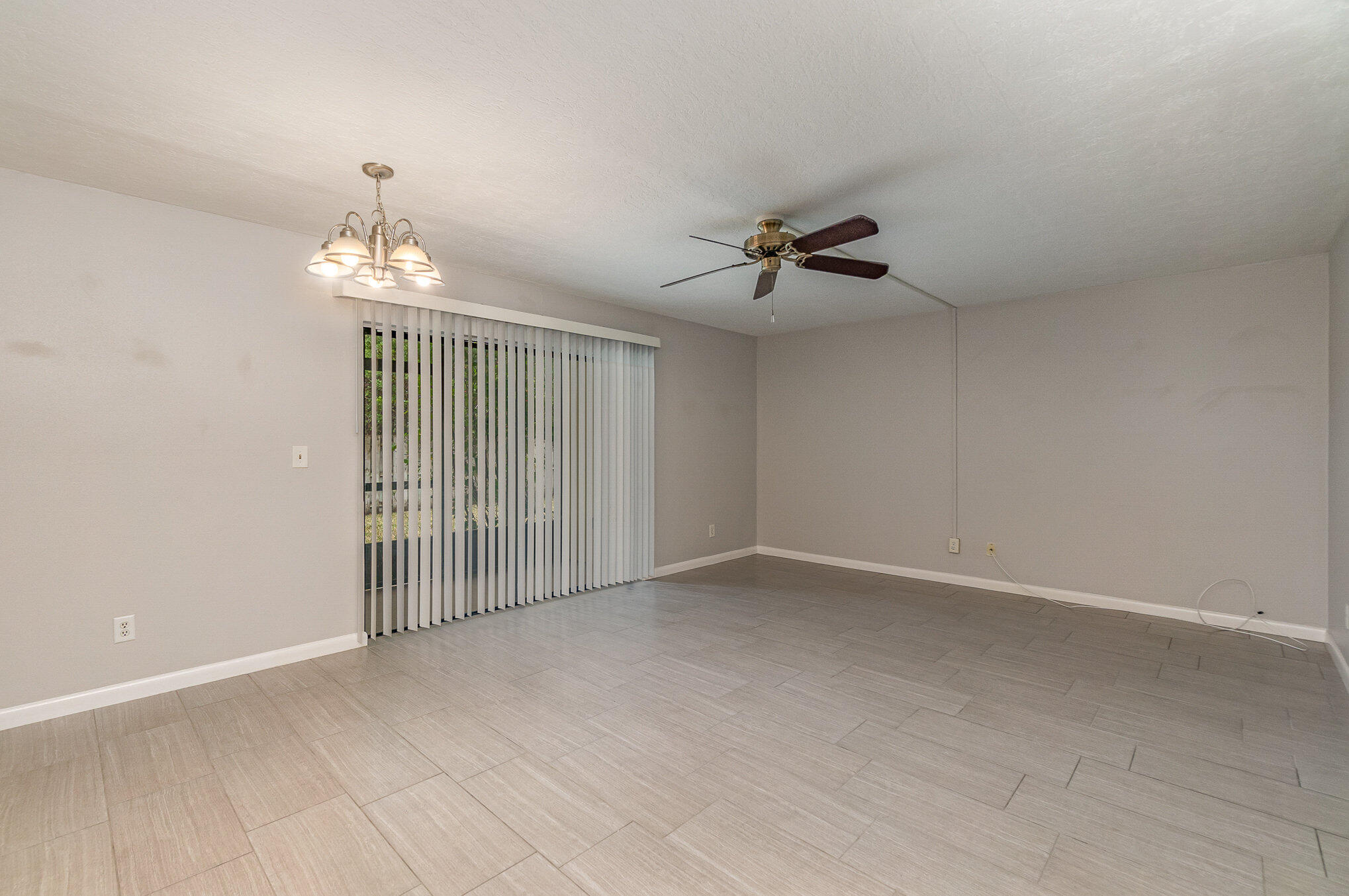 588 North Wickham Road, Unit 49 Melbourne, FL 32935 - Photo 9 of 27 Open Livingroom